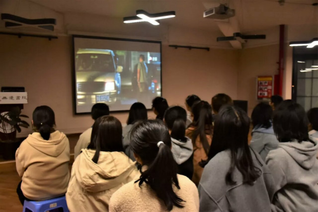 豆蔻年华 意气风发——【无边书院】“视讯周刊”观影活动