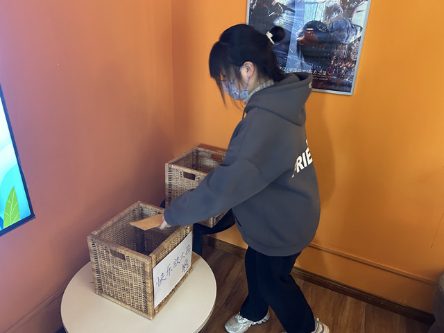 做情绪的主人 沉浸书院生活——社群对话情绪交换商店第1期:丢掉烦恼 带走快乐
