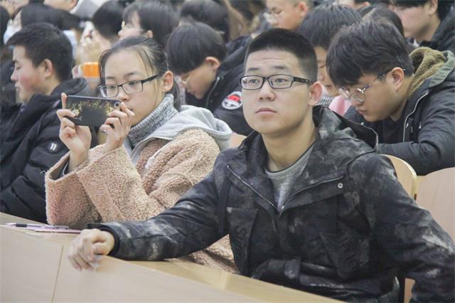 积极求索 培养商业策划能力——青藤书院举办“院长下午茶”系列活动第9期