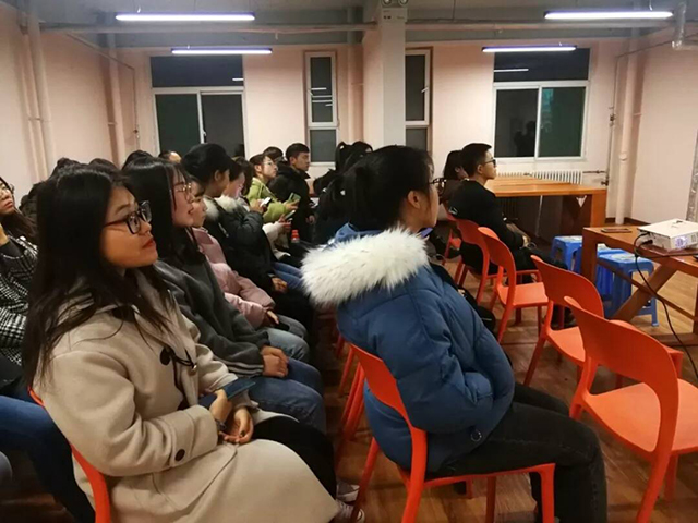 让陪伴长情 共温暖前行