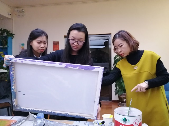 流光溢彩 绘意青春——流体画艺术体验活动