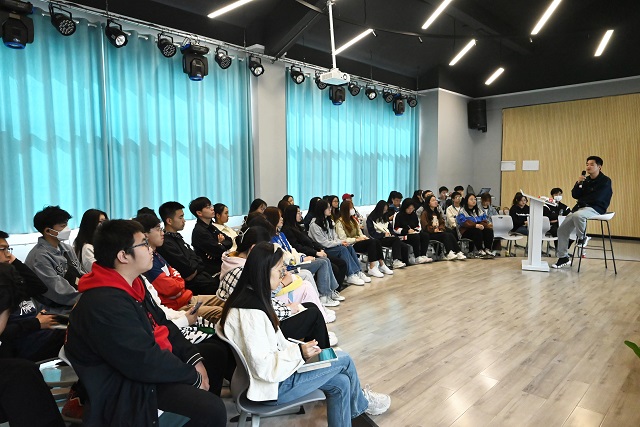 齐蓄能 共提升——设计配色及排版解析之宣传技能培训