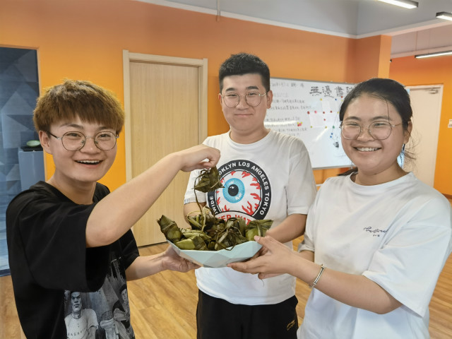 浓情端午 粽享欢乐：当端午节邂逅生日会 让我们“粽”情嗨歌