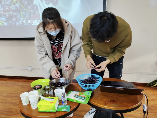 “畦”心绘自然 “农”情添勤意——上河书院举办“一畦农苑”系列活动