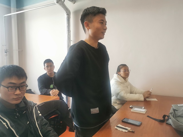 拨开迷雾 透射阳光