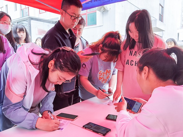 【表达力养成计划】爱要大声说出来 三行言语寄情思——“三行情诗 纸短情长”第3期“寄心语”