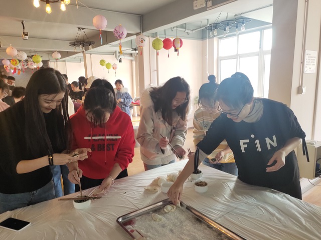 温暖冬至 师生共膳