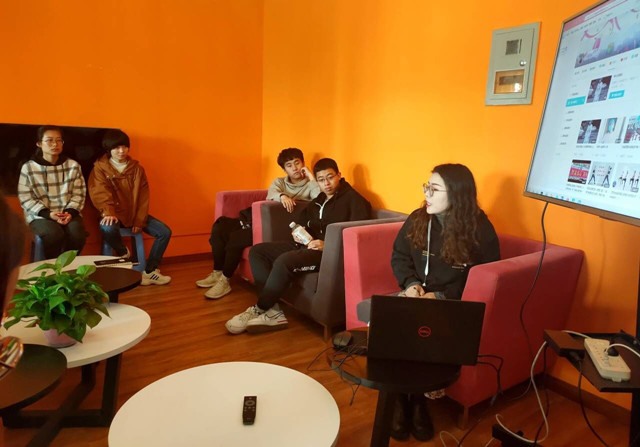 秉承可爱之人 泛娱乐化非智——【视界无边】青语导师面对面第70期活动