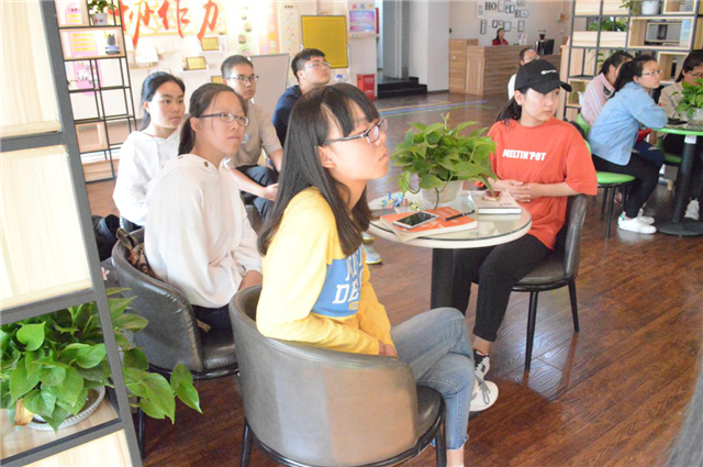 从太行看世界 品味户外领导力——李岩老师“大学生领导力和冒险教育”分享