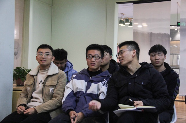 以成功之名 “谨慎”与冒险并行——青藤书院举办分享书房·我与书的故事系列活动第17期