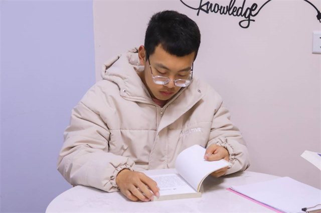 研读大咖 灵魂畅饮 遇见更优秀的自己——晋中信息学院图书馆联合箕城书院校园读书节系列活动