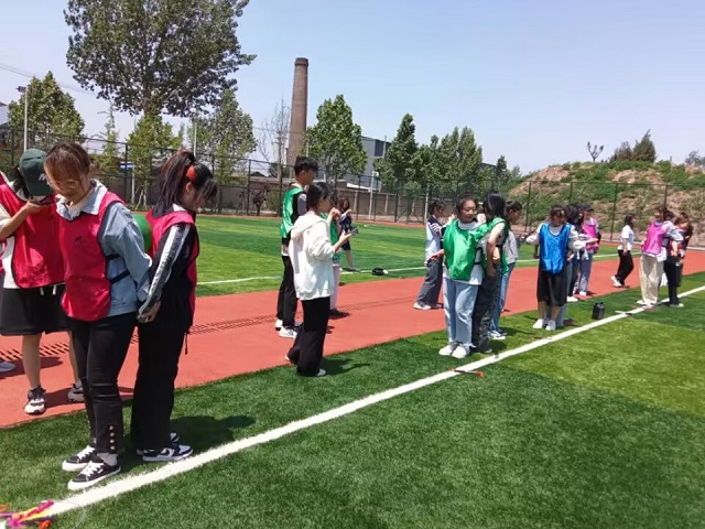 阳光下成长 快乐中飞翔——第三期社区“节日加点料”