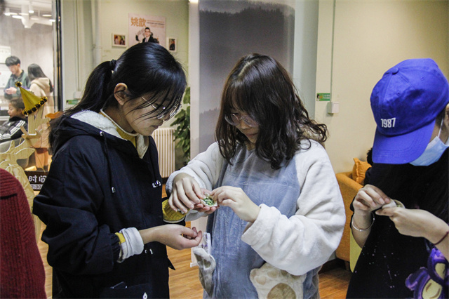 浓情冬日 “煮饺”来袭 温暖与热爱同在——记12月书院师生共膳冬至饺子宴