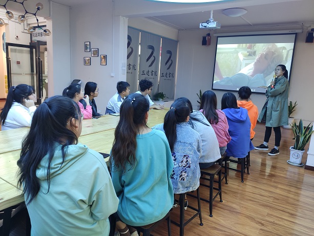 师说·经典共读(第4期)——电影世界的奥秘