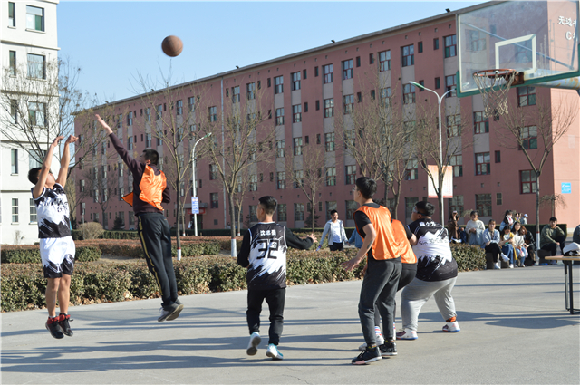 太行书院社区运动会系列活动第一期“3V3篮球赛”鸣锣开战