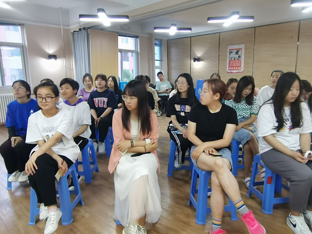 习编程知识 促自身成长——【视界无边】青语·导师面对面讲座——“ python 的世界”