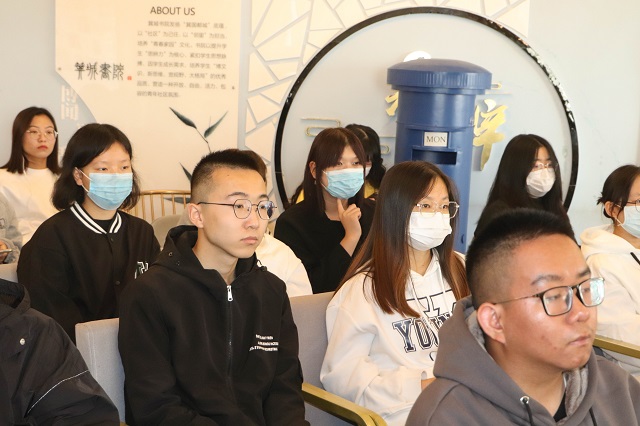 夹缝生存  强势崛起——箕城书院举办“看见·镜遇”电影赏析沙龙（第32期）