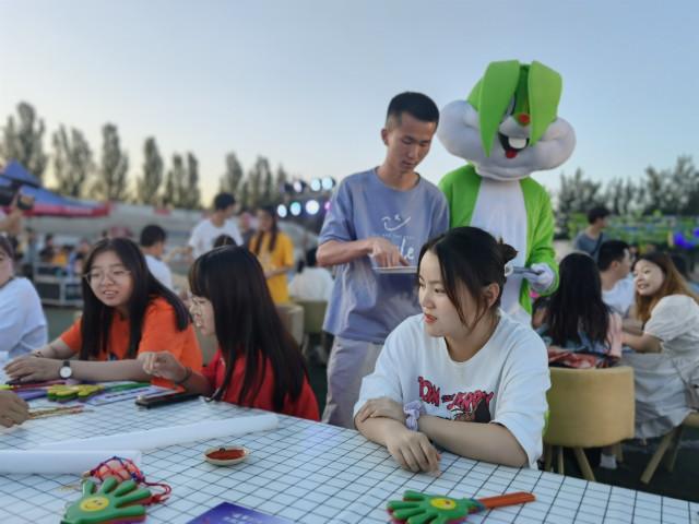 浓情端午 粽享欢乐：当端午节邂逅生日会 让我们“粽”情嗨歌