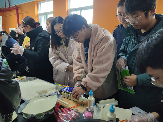 精致下午茶 你GET了么——无边书院社区生活指南第2期:奶茶遇上寿司