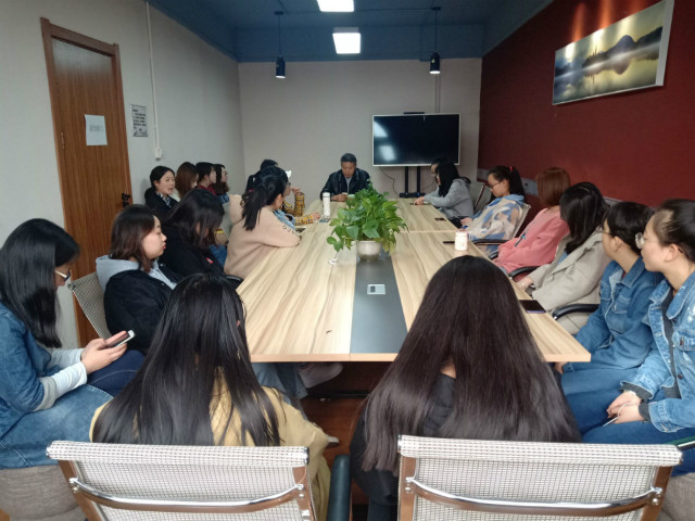 职场我做主 赢在起跑线——杏花书院举办杏花夜话第十九期“职场加油站”活动