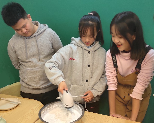 品味舌尖上的家味道——青藤书院举办素食行动之“Q仔厨房”第九期