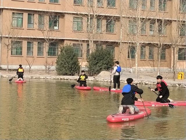 阳春三月 一场水上运动焕发你的动力——社区十九点行动之减压激活力