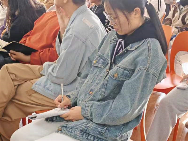 从技巧入手 感受新闻稿的魅力——无边书院 新闻酷PLAY第4期:“校园新闻采写tip”