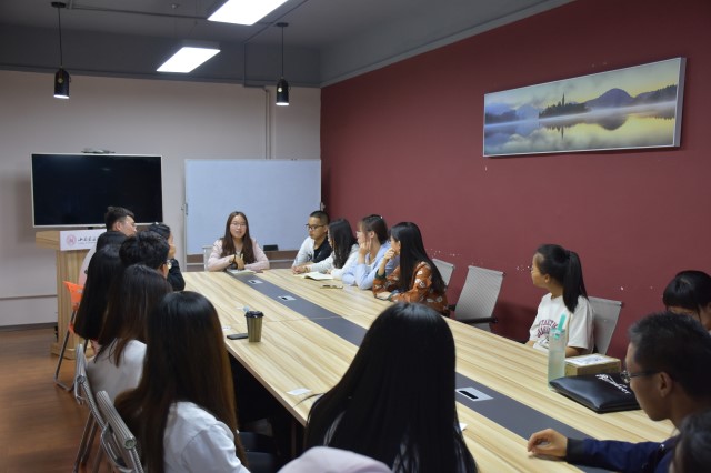 学会表达 让你成就不一样的自己——杏花书院举办“杏花夜话”系列活动第四期
