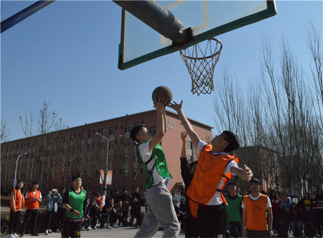 太行书院社区运动会系列活动第一期“3V3篮球赛”鸣锣开战