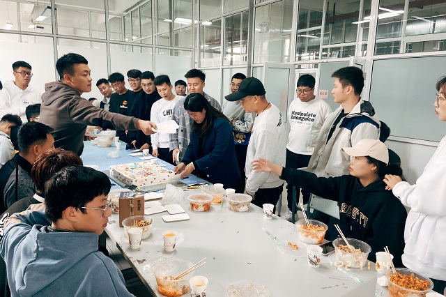当爱与仪式感撞个满怀——与“异科”同行周年纪念活动