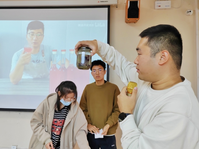 “畦”心绘自然 “农”情添勤意——上河书院举办“一畦农苑”系列活动