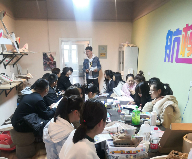 体验航模 放飞自我——走进航模世界 携手共创飞天梦第一期